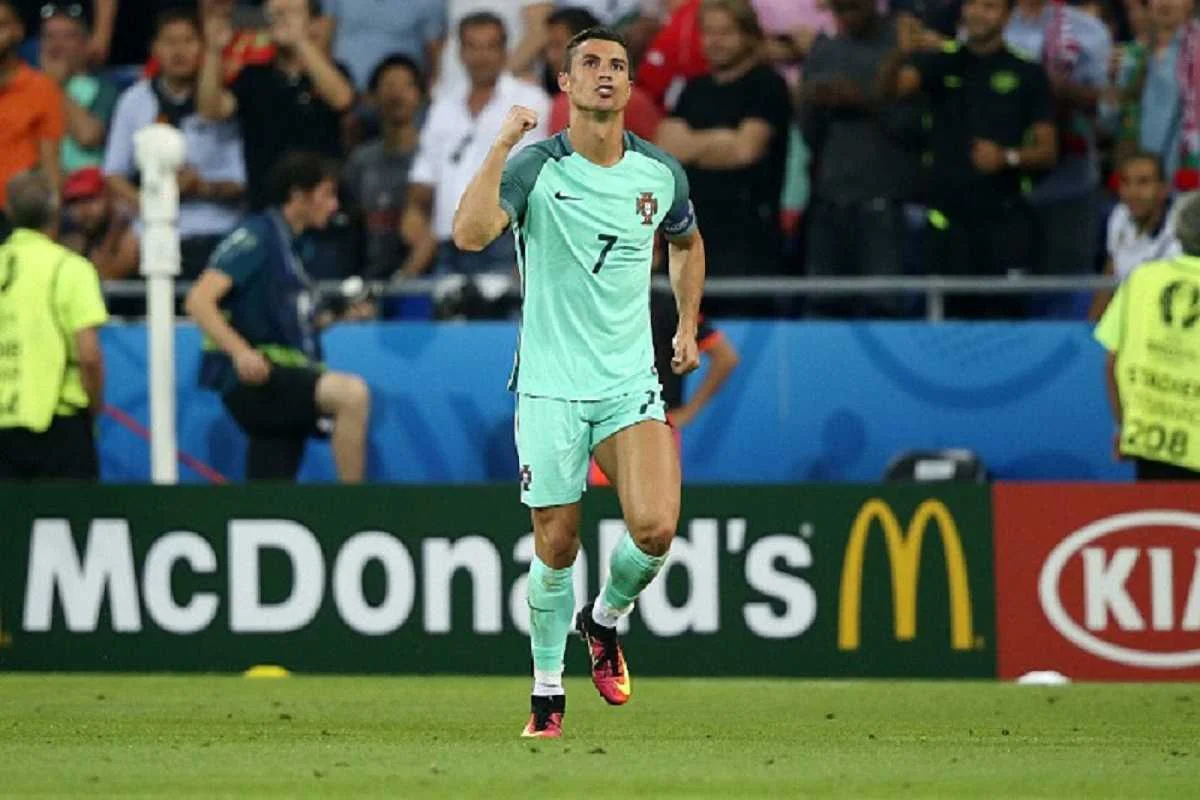 Роналду празднует гол / Getty Images