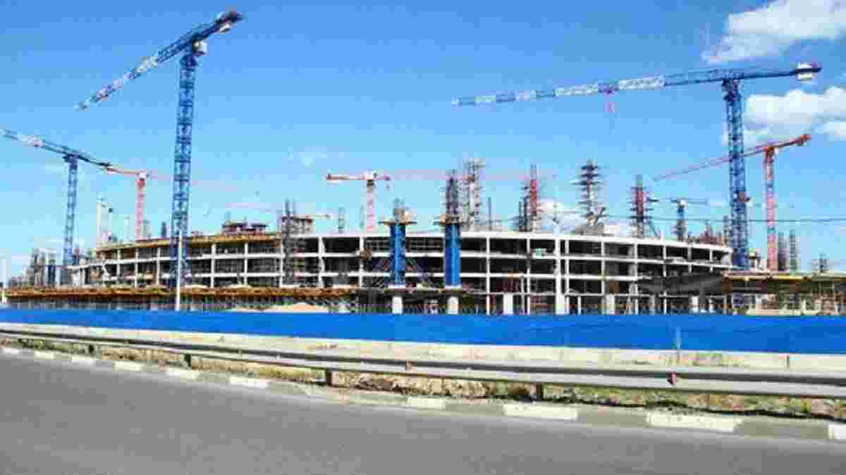 В России работников на строительстве стадиона к ЧМ-2018 "кинули" на зарплату