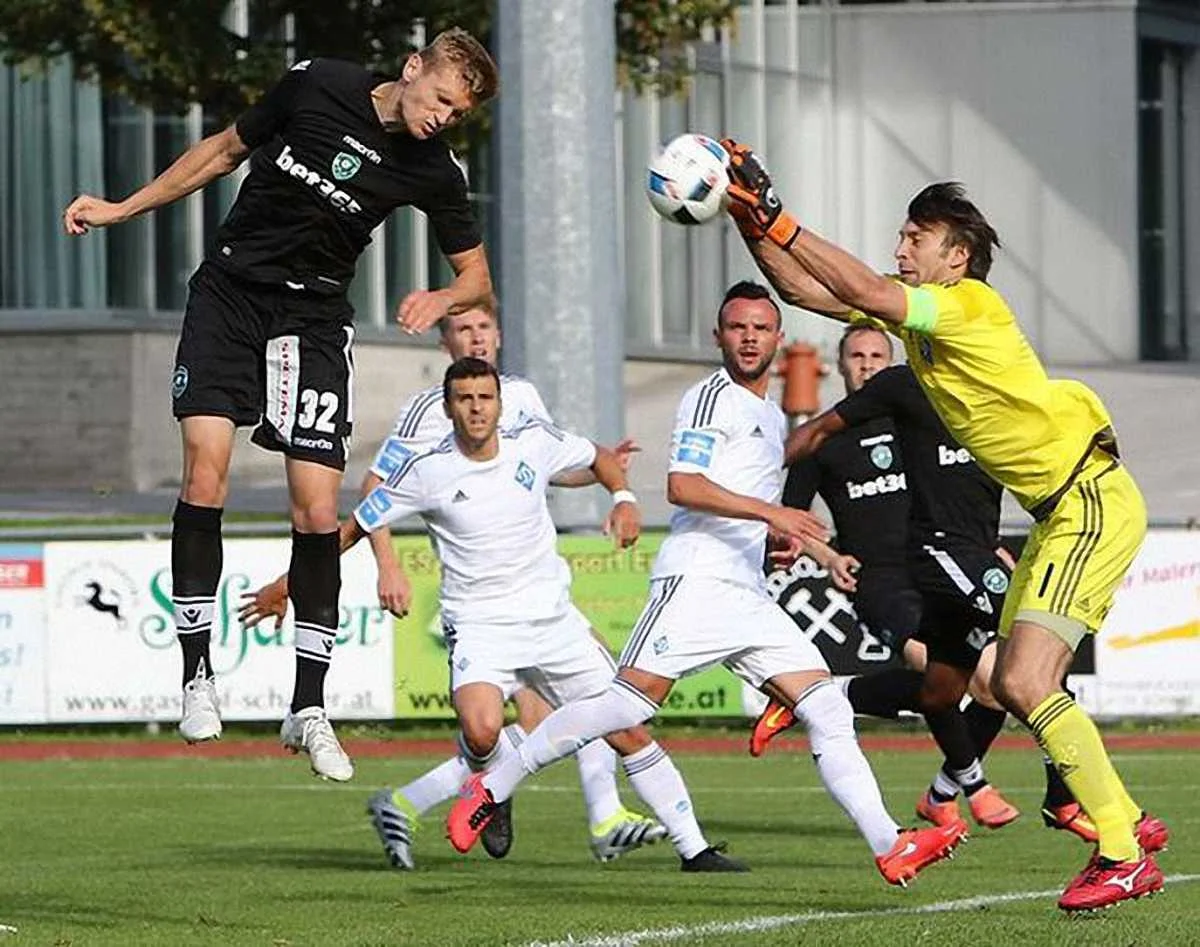 Пластун веде верхову боротьбу в матчі проти "Динамо" / фото ФК "Лудогорець"