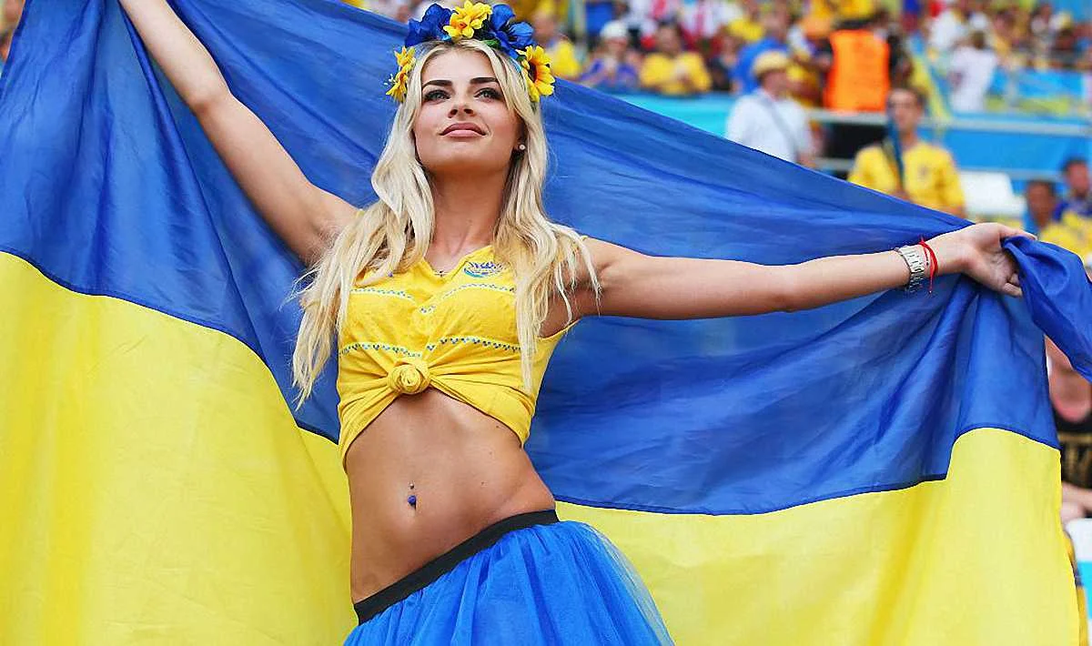 Фанатка сборной Украины / фото Getty Images
