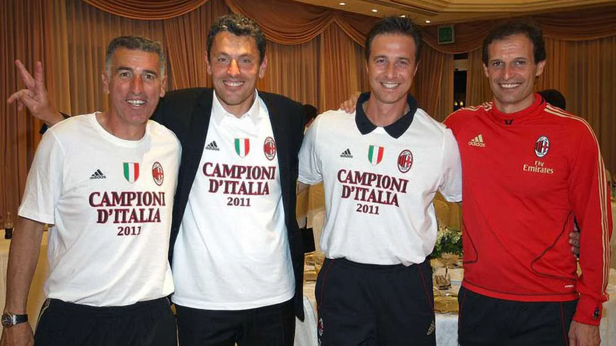 Андреа Малдера (второй справа) в окружении коллег (в том числе, Мауро Тассотти, с которым будет работать в сборной Украины) / Фото из соцсетей