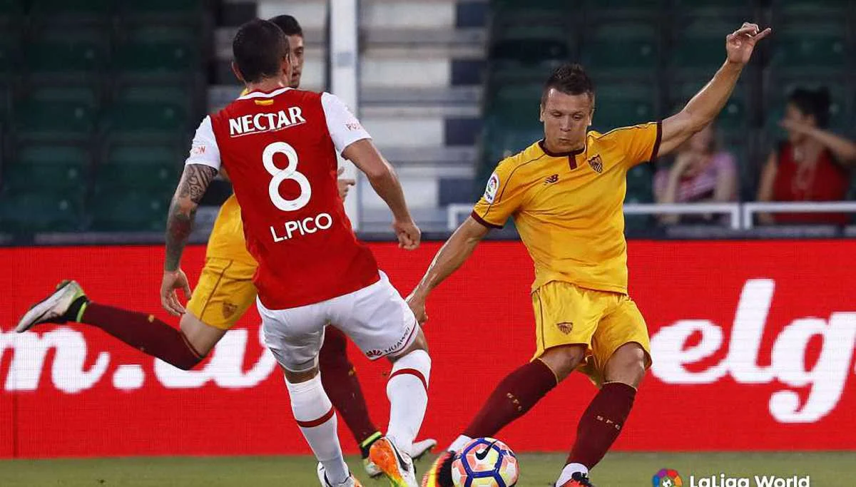 Коноплянка забил "Санта-Фе" / фото ФК "Севилья"