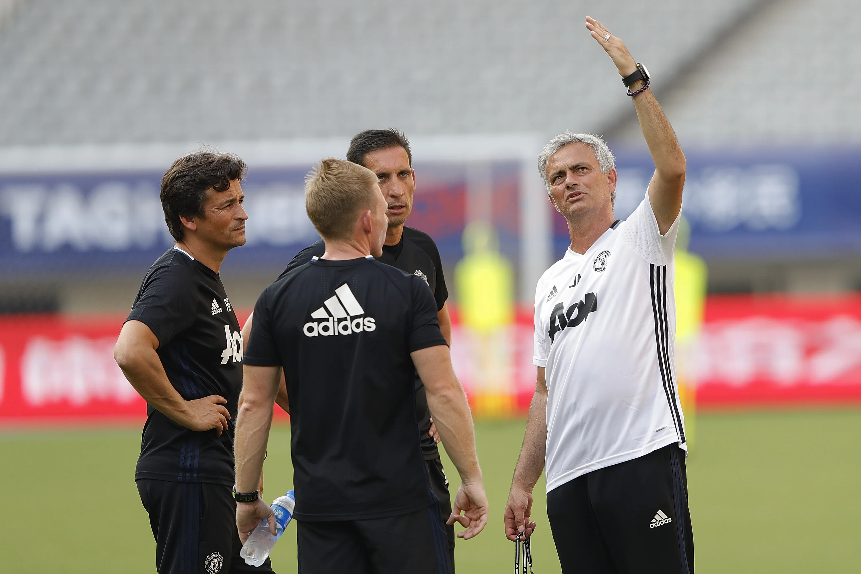 Моурінью забороняє покемонів / Getty Images