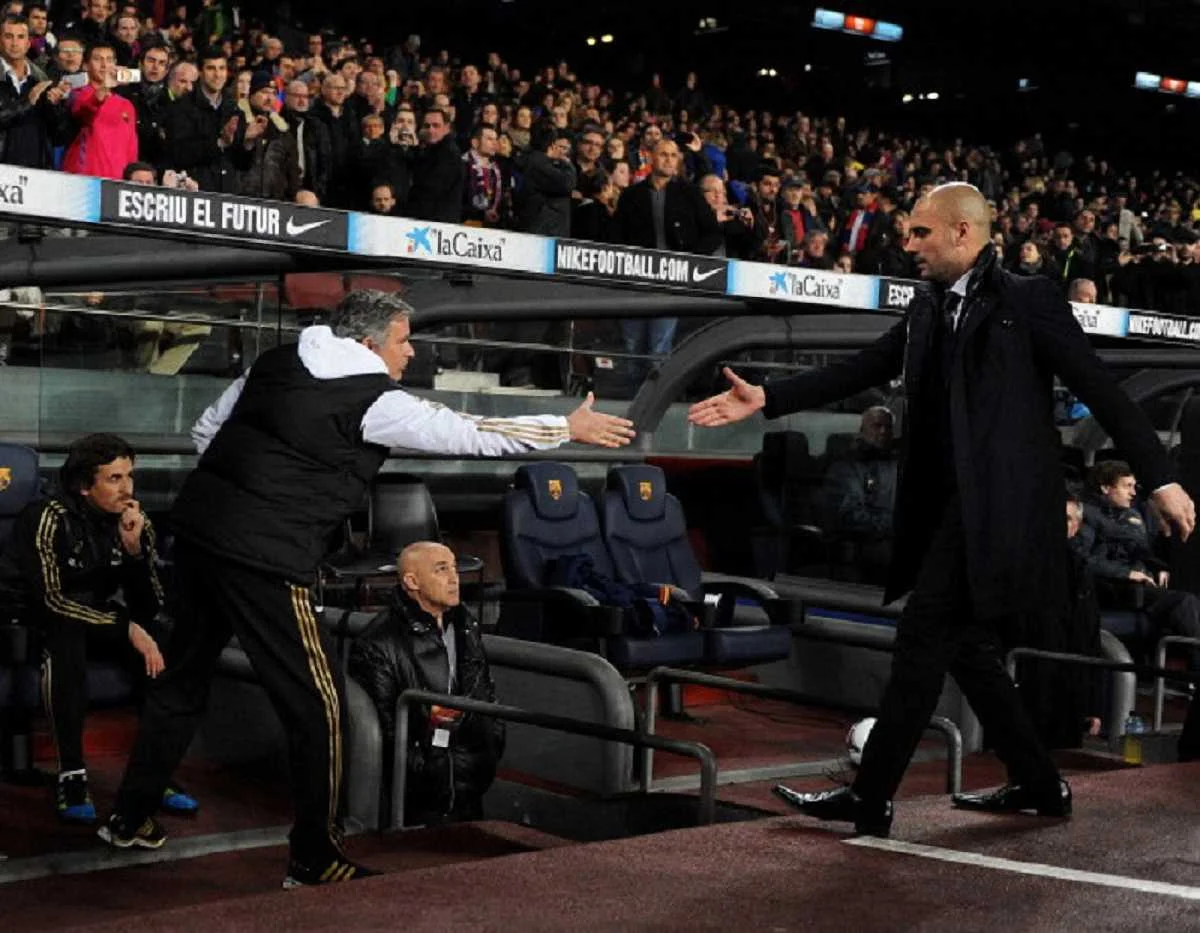 Моуринью и Гвардиоле придется подождать очную встречу / Getty Images