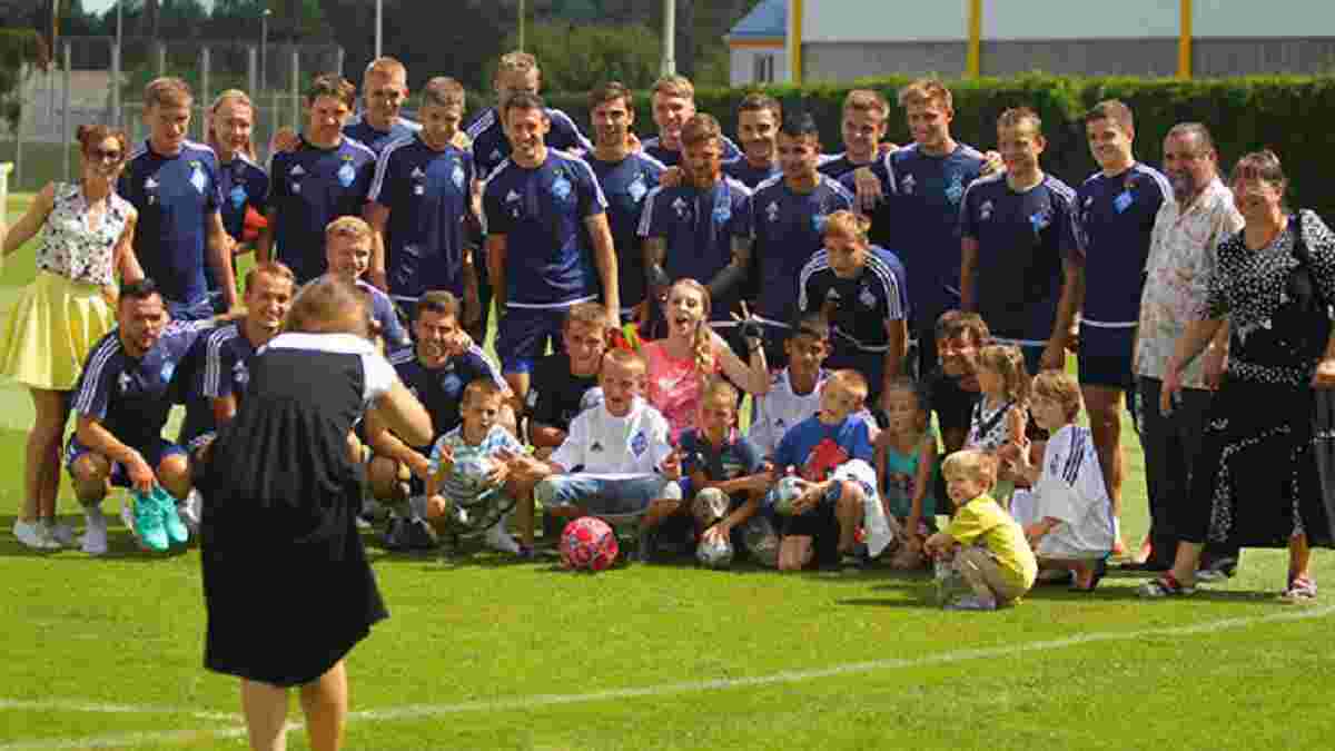 Гравці "Динамо" зустрілися з маленькими вболівальниками на своєму тренуванні