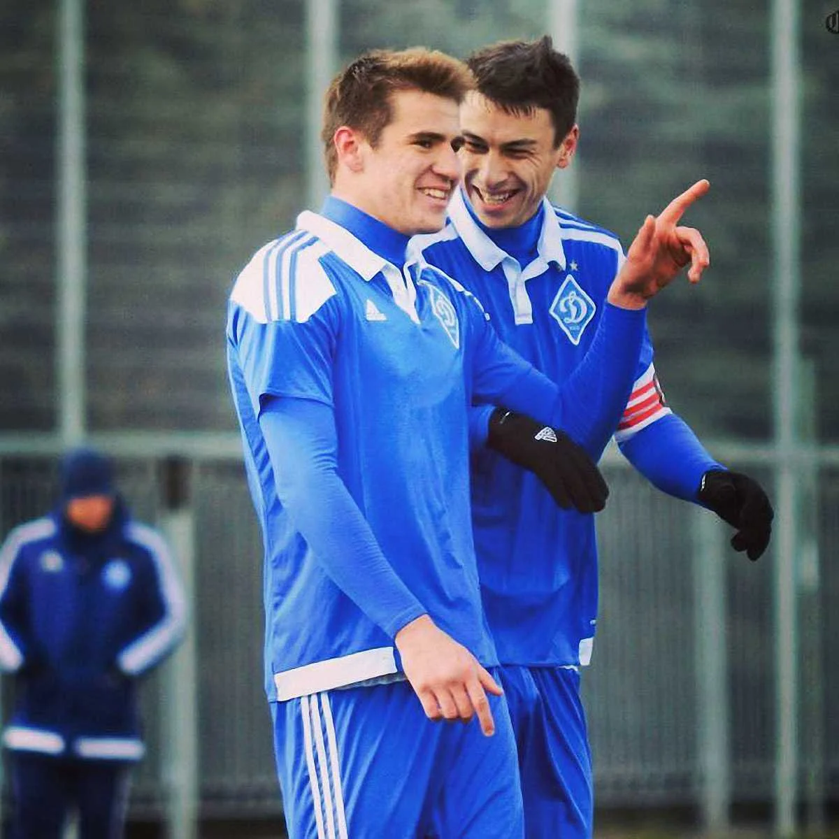 Бєсєдін (зліва) не втомлюється забивати / фото із соцмереж