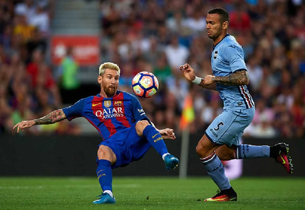 Месси отдает чудо-пас / Getty Images