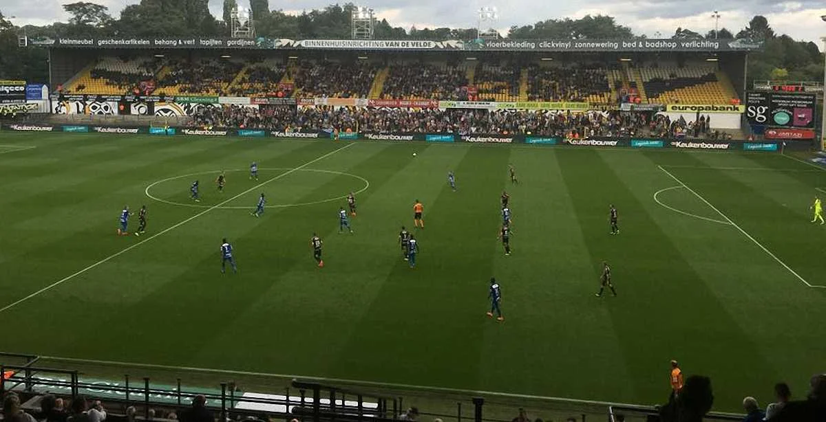 "Локерен" – "Генк" / Соцмережі