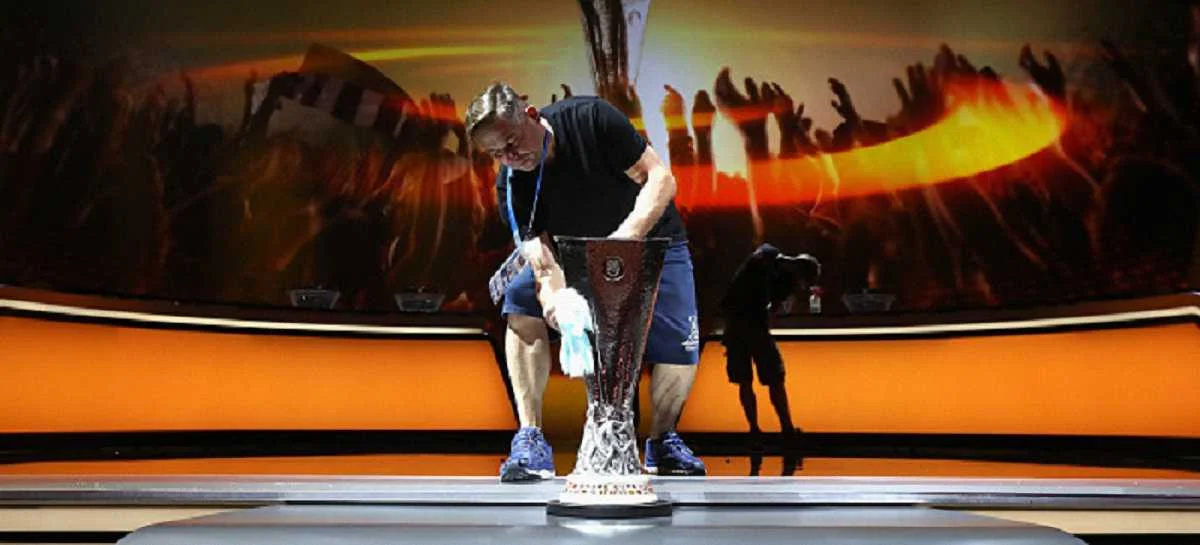 Трофей Лиги Европы / Getty Images