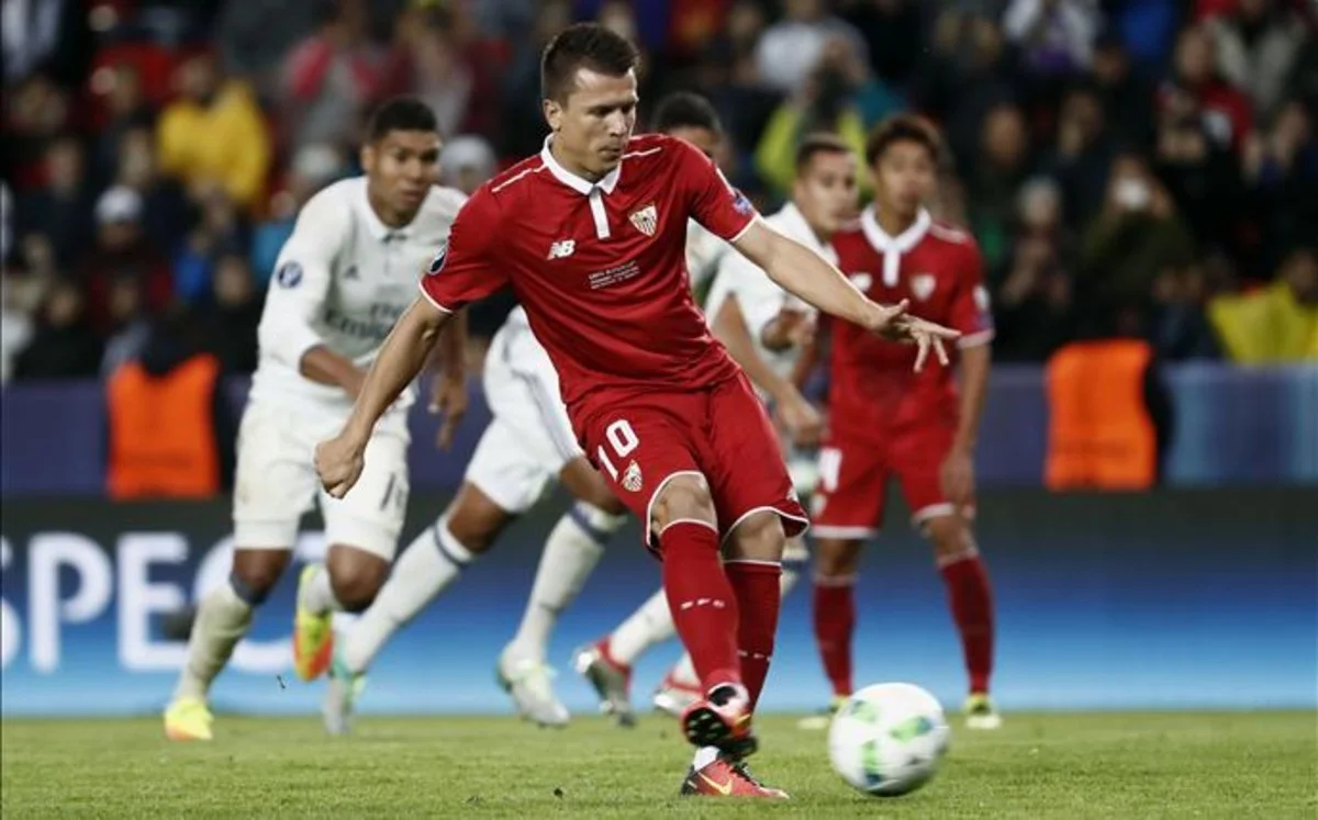 Евгений Коноплянка