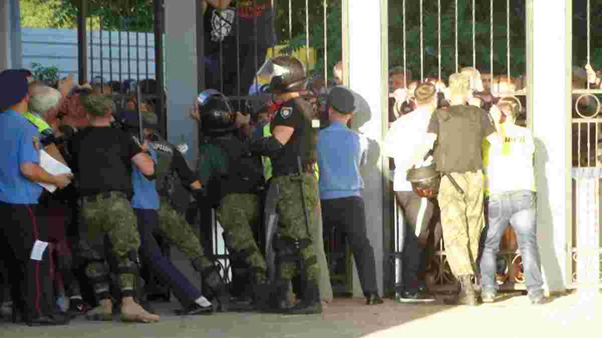 На дербі "Олександрія" – "Зірка" відбулась бійка за участю ультрас, вболівальників і поліції