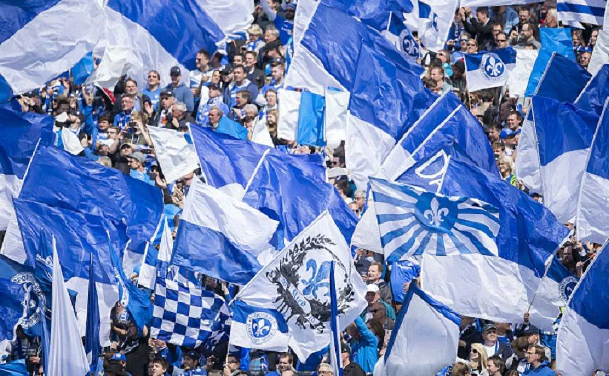 Болельщик на трибунах стадиона "Дармштадта" / Getty Images