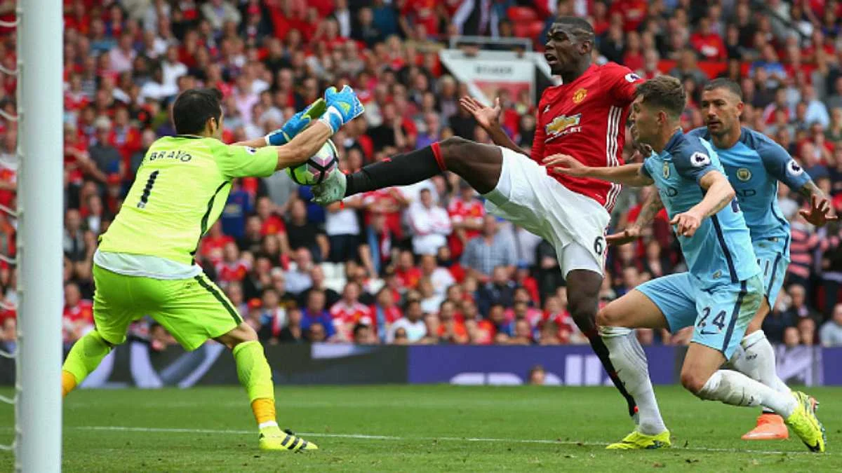 Поль Погба против "Ман Сити" / Getty Images