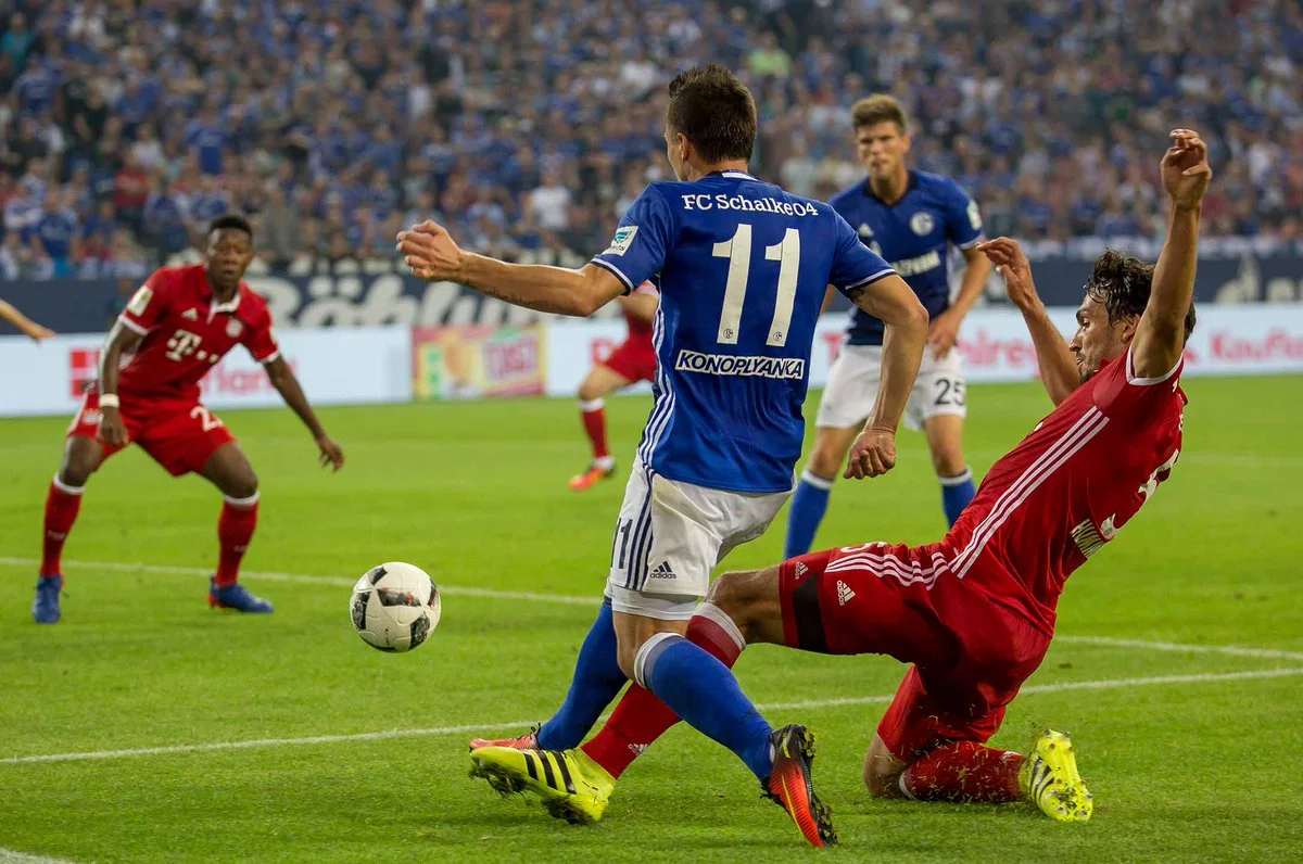 Евгений Коноплянка / ФК "Шальке"