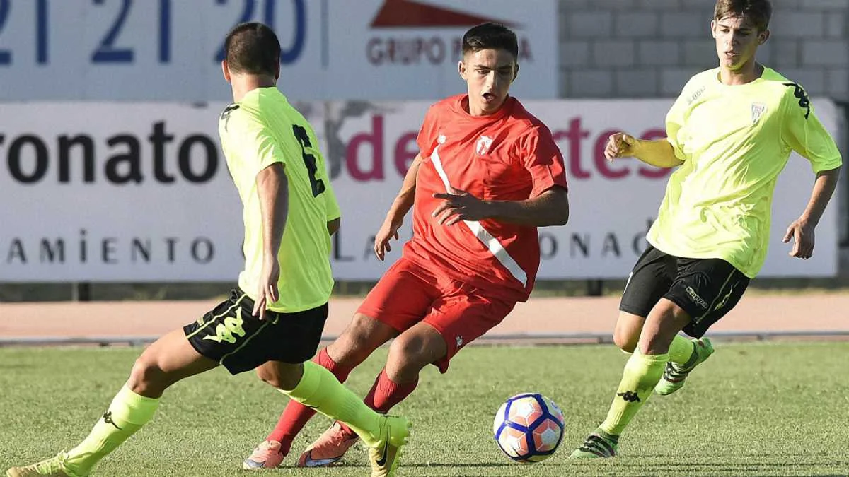 Мар'ян Швед у матчі за "Севілью" / фото ФК Севілья