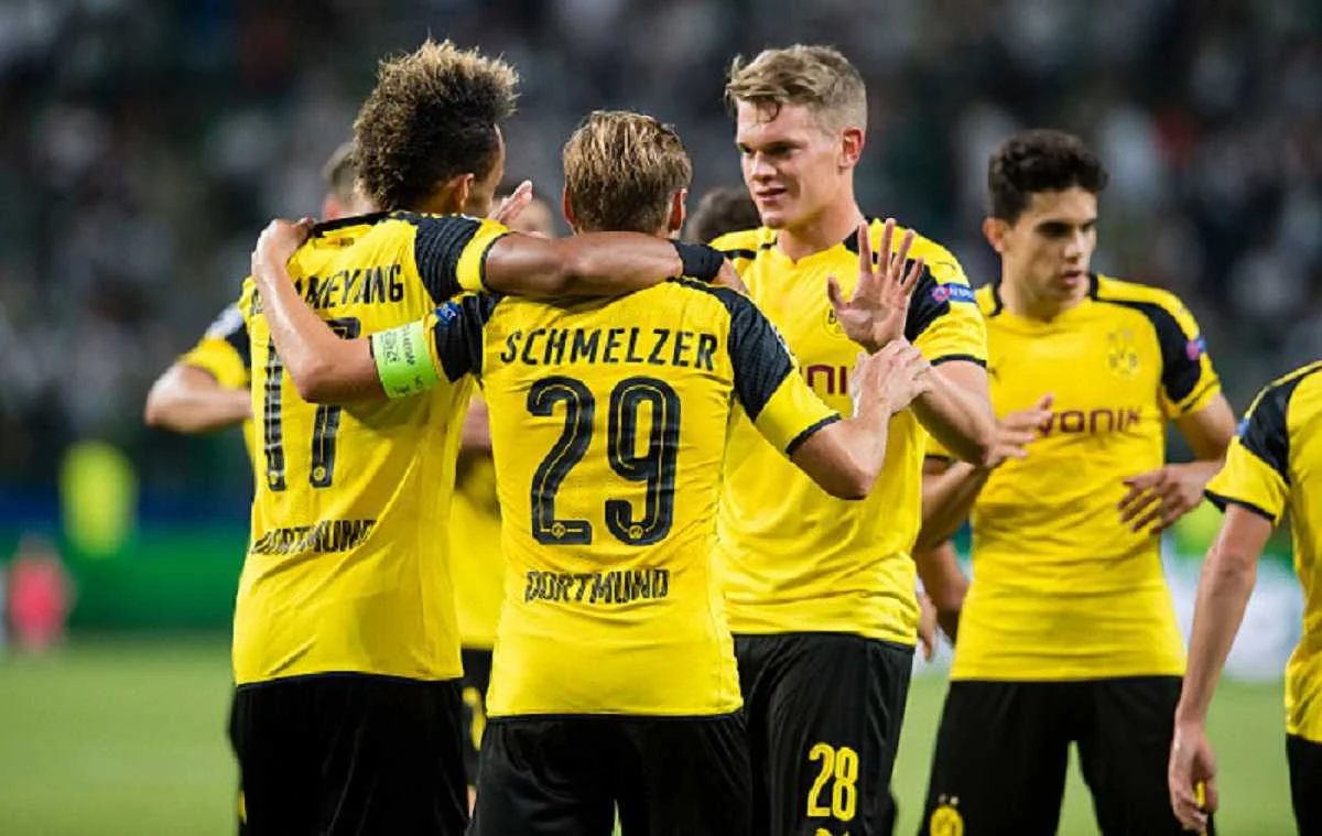 Дортмунд святкує гол / Getty Images