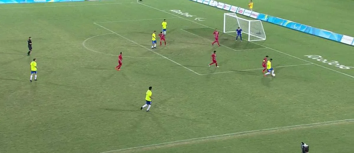 Фото с матча Бразилии и Ирана