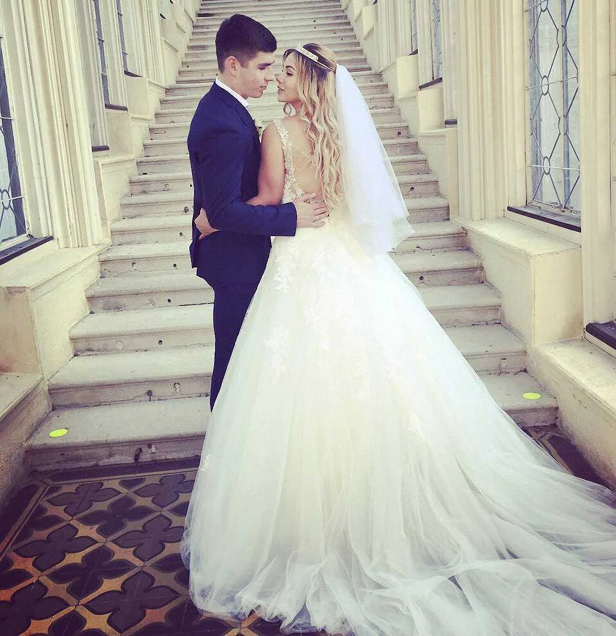 Руслан Маліновський з нареченою / фото із соцмереж