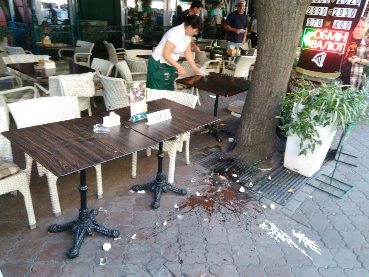 Последствия атаки украинских хулиганов / фото из соцсетей