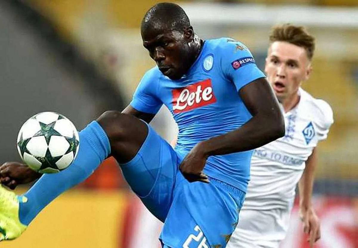 Кулібалі в матчі з "Динамо" / фото Getty Images