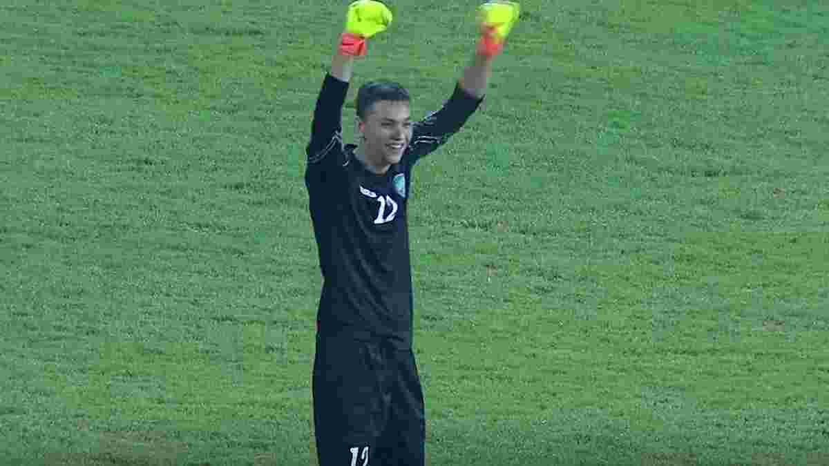 Узбецький голкіпер забив гол зі своєї штрафної через два ляпи воротаря з КНДР