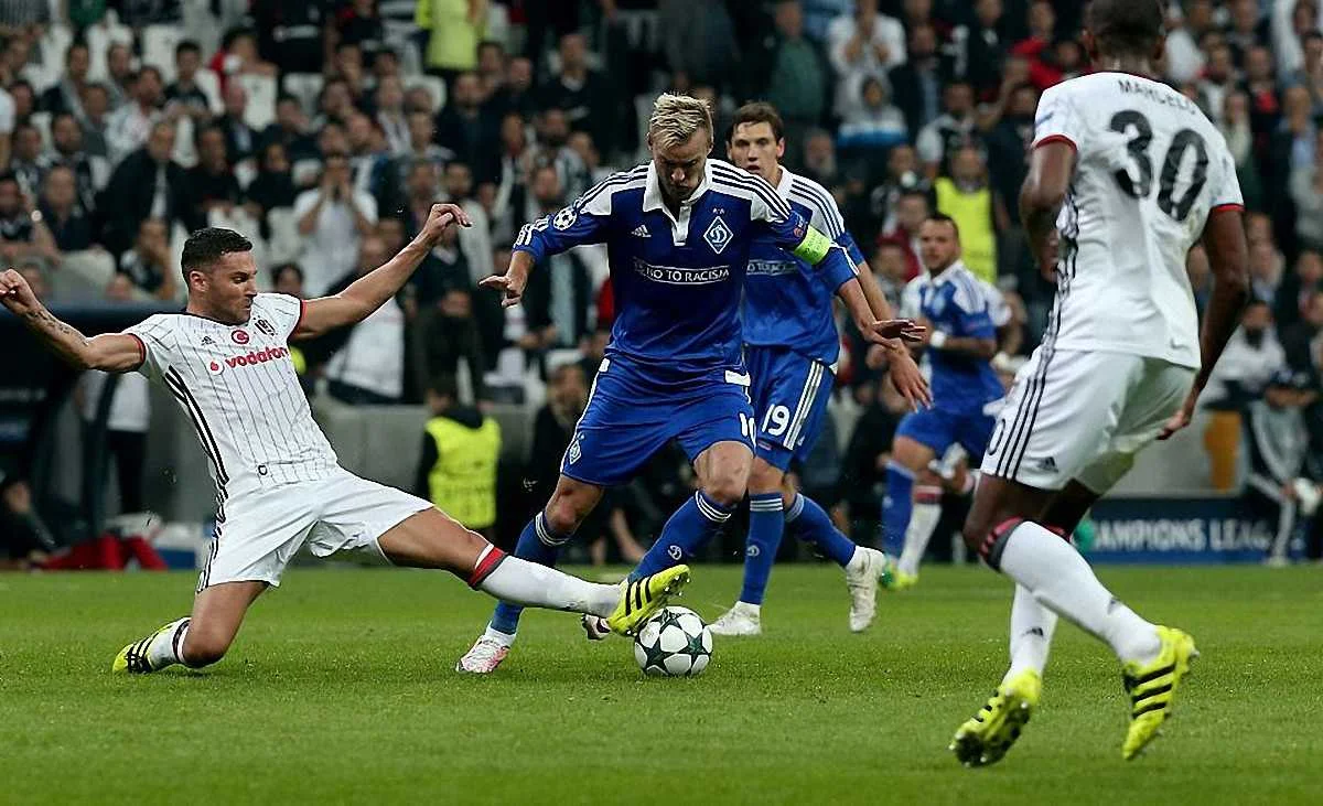 Момент з матчу "Бешикташ" – "Динамо" / Getty Images