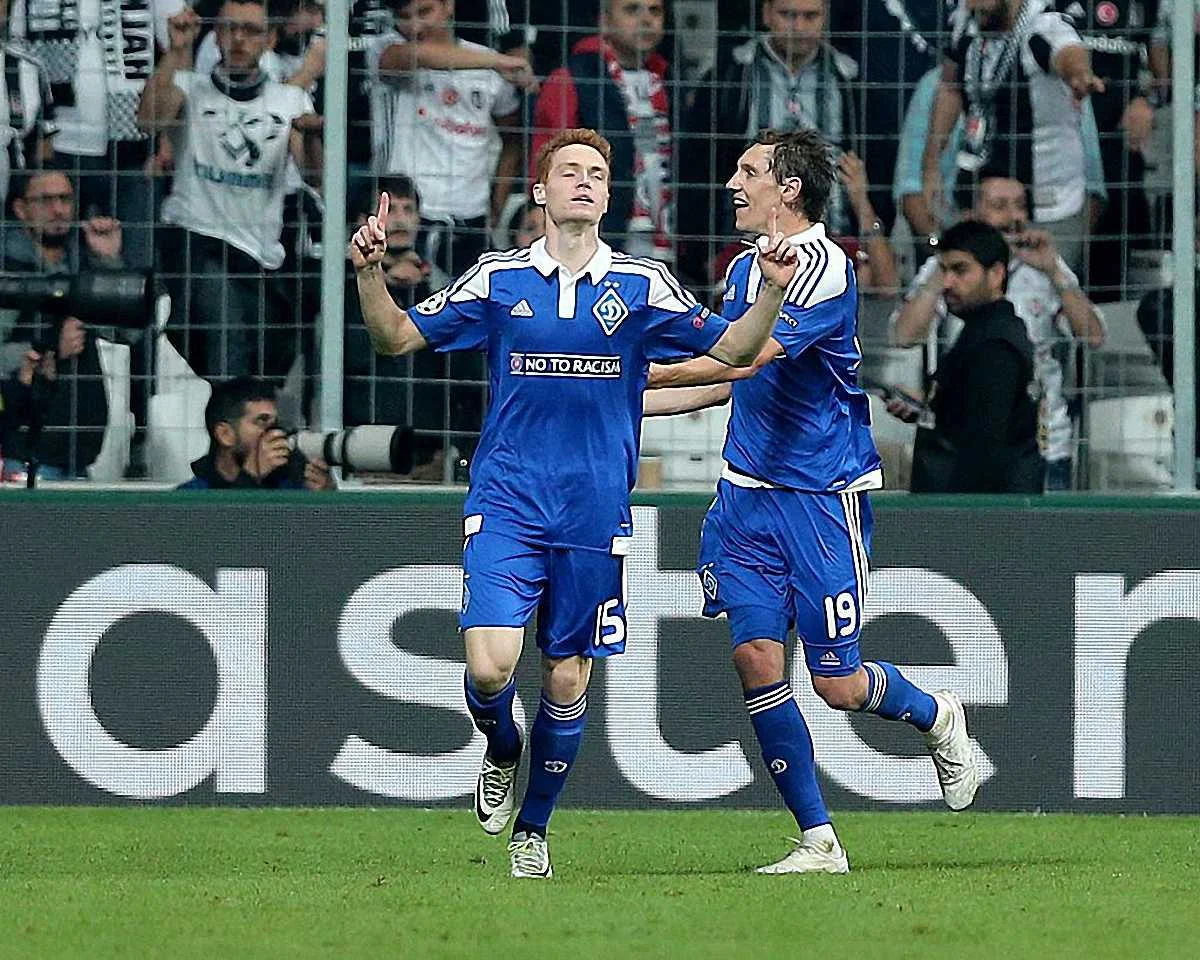 Віктор Циганков святкує гол / Getty Images