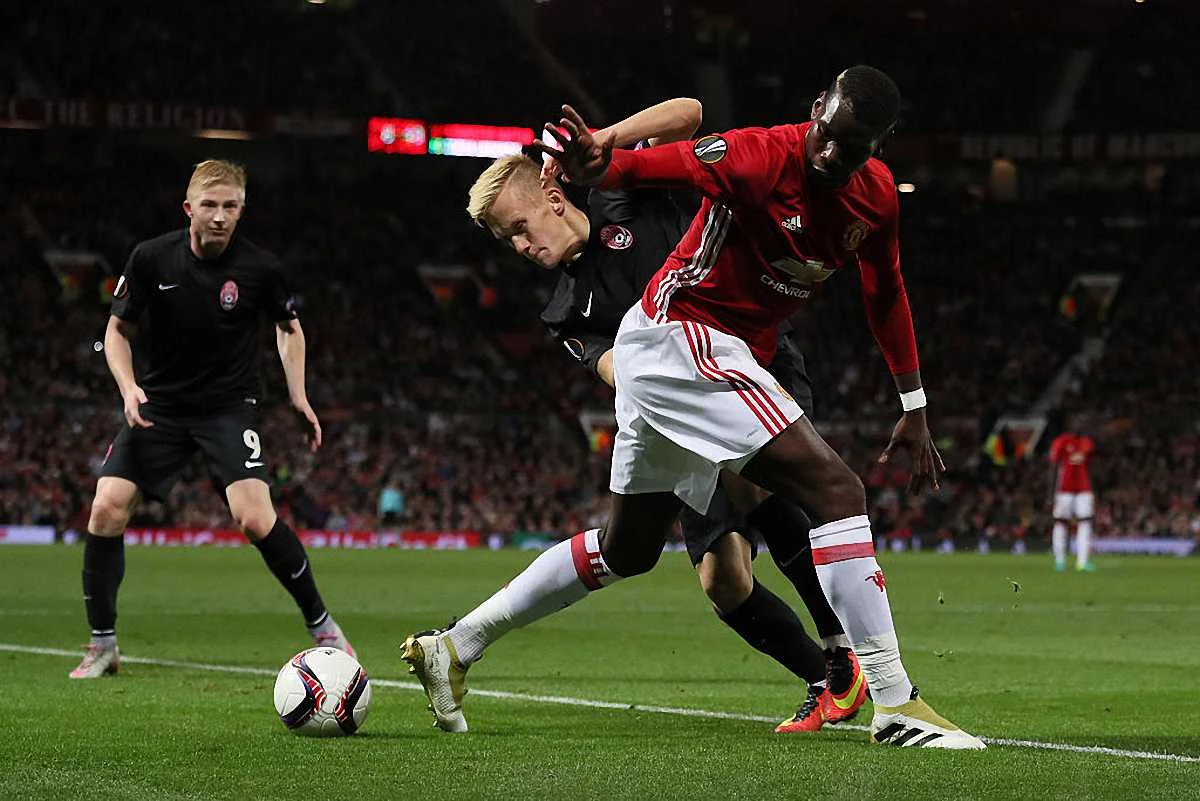 Иван Петряк в борьбе с Погба / Getty Images