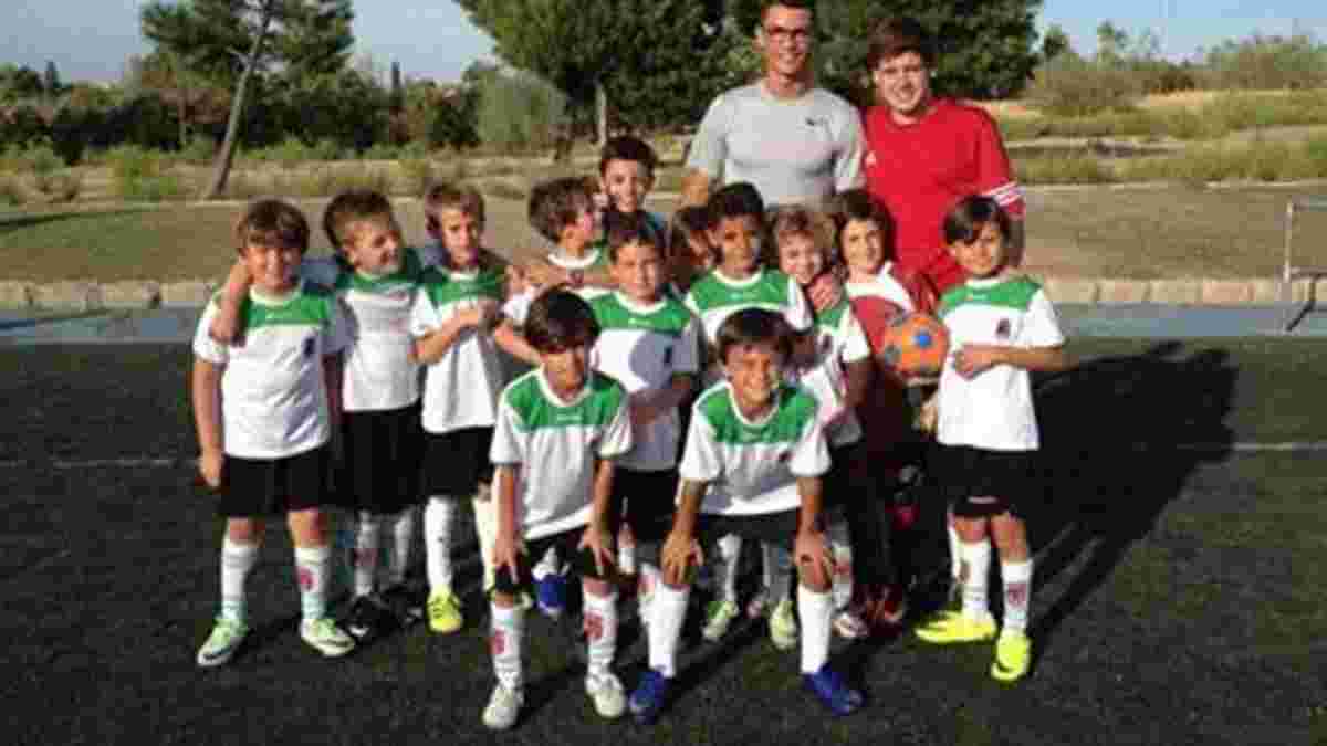 Кріштіану Роналду-молодший дебютував у футболі, забивши гол під наглядом батька