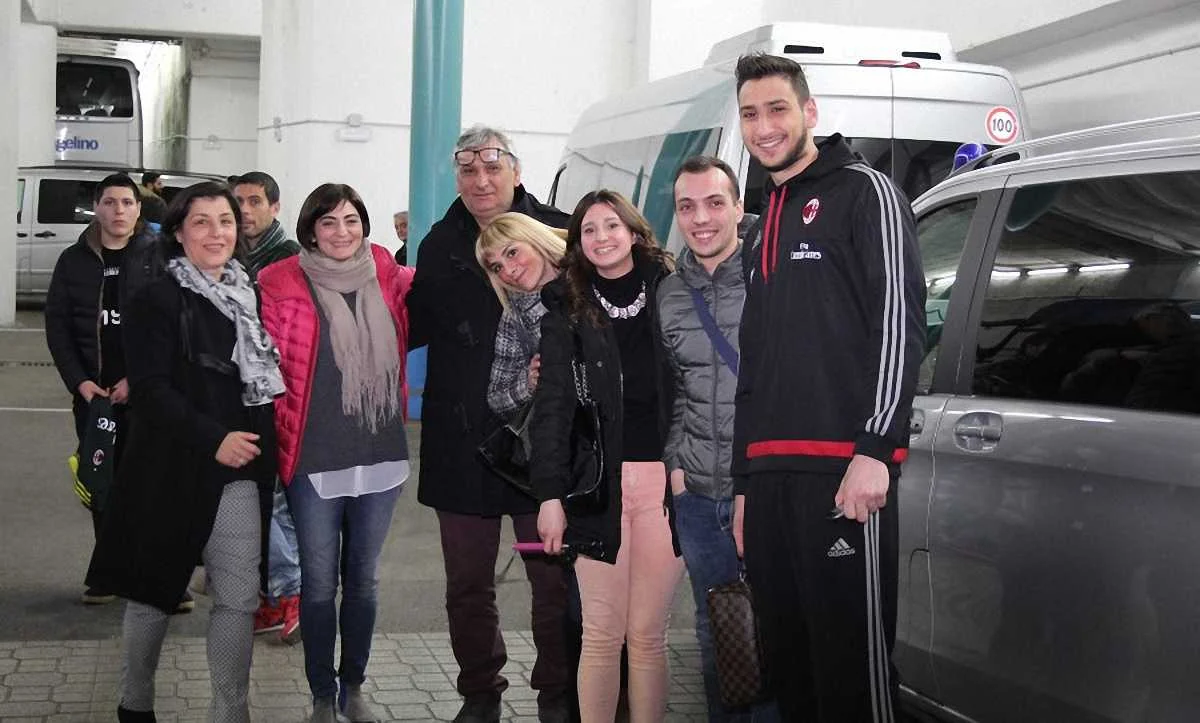 Джиджи Доннарумма в кругу семьи / фото Napolimagazine