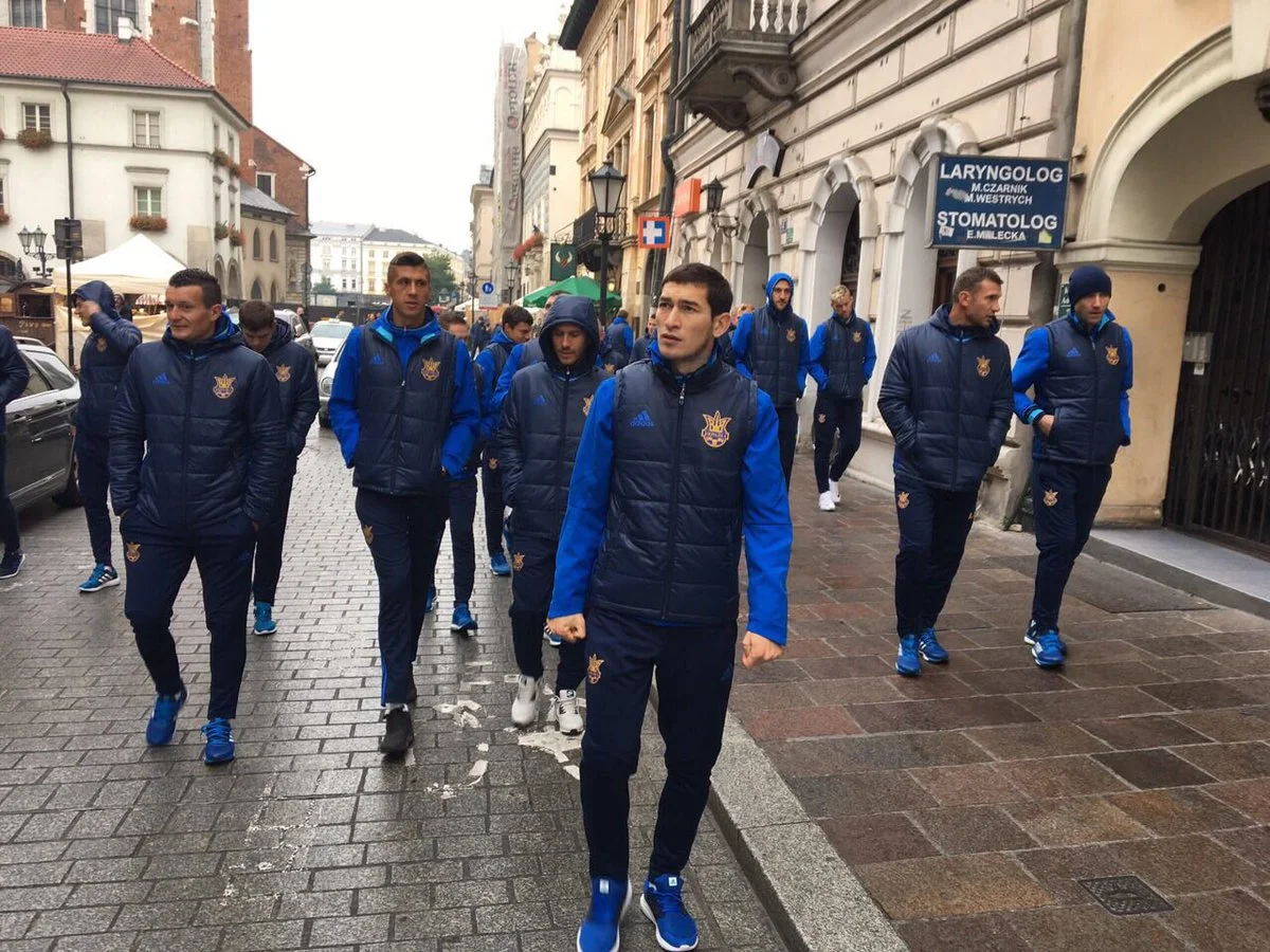 Сборная Украины в Кракове / фото ФФУ