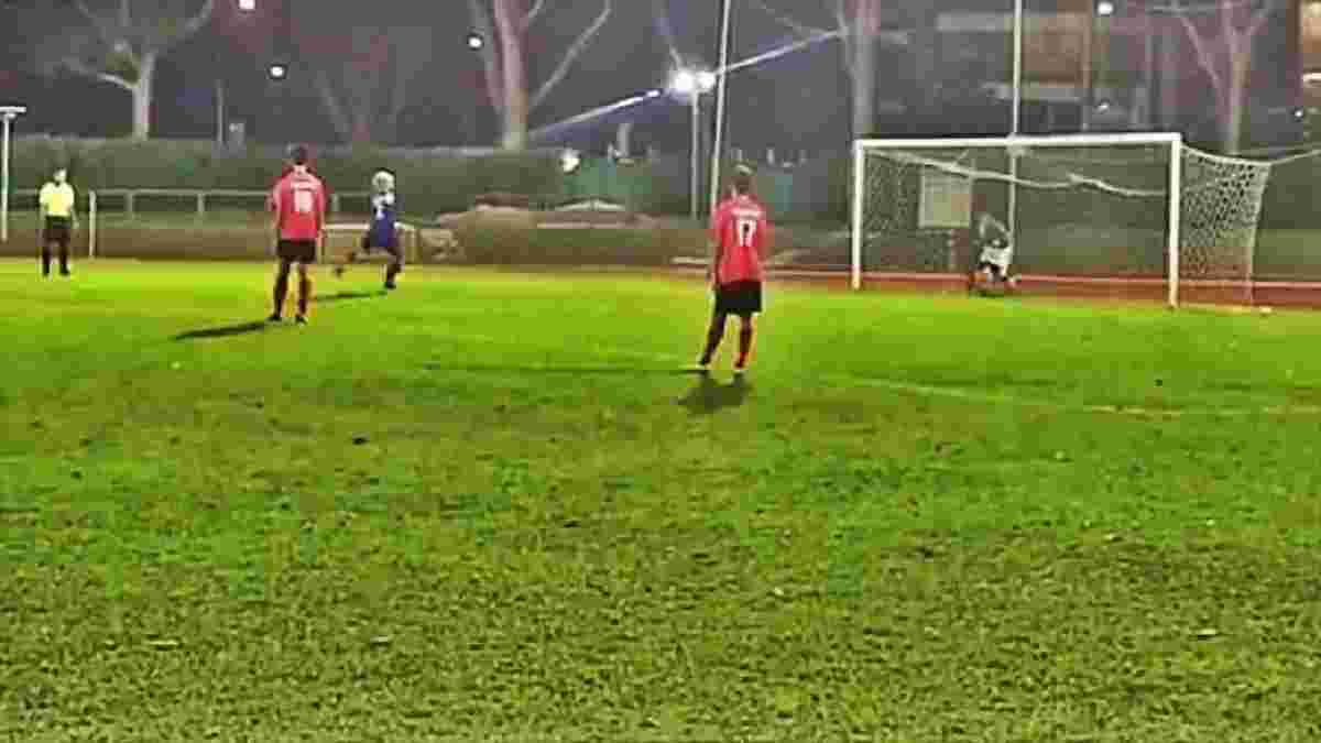 Cінгапурський футболіст виконав неймовірний пенальті, зробивши сальто