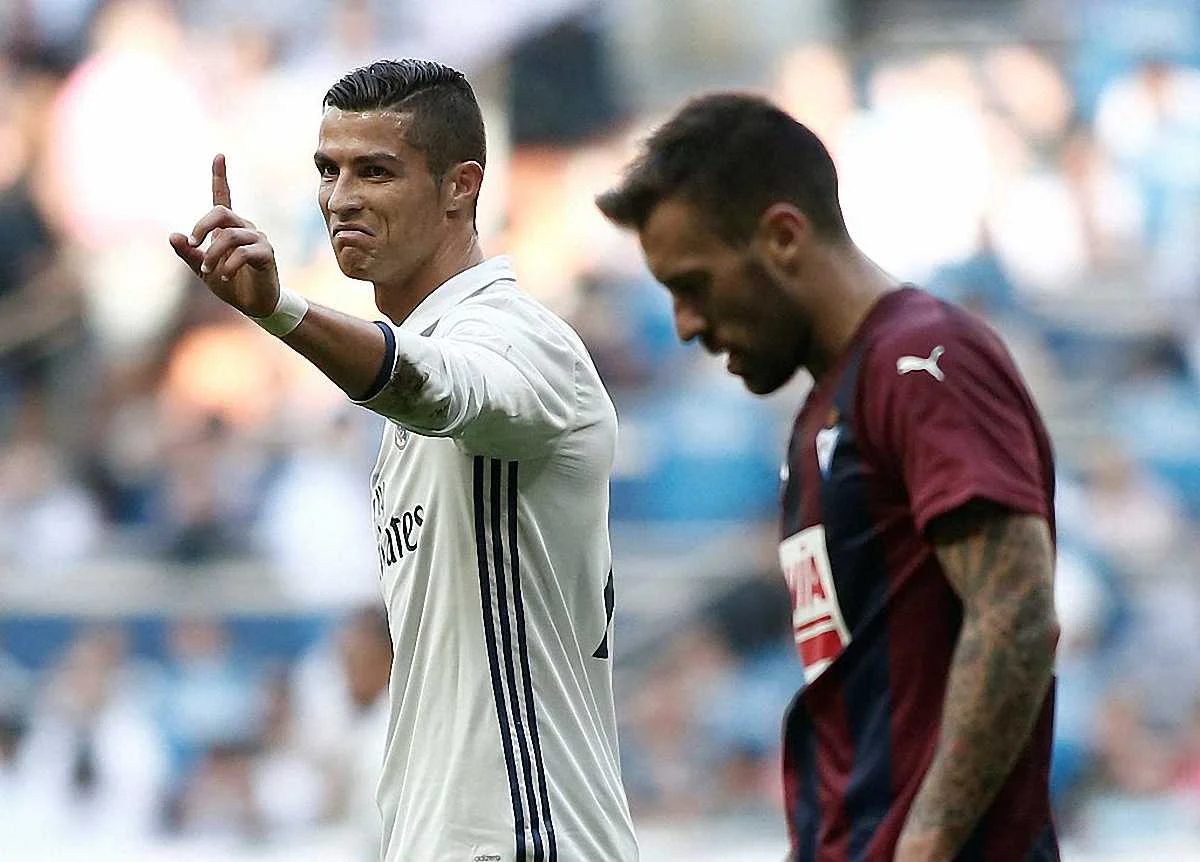 Роналду відповість на полі / Getty Images