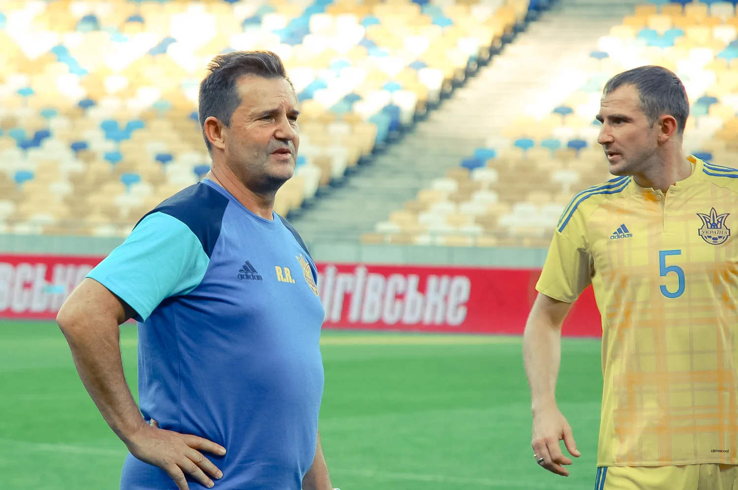 Рауль Ріанчо, до якого дослухається Олександр Кучер / Фото "Футбол 24"