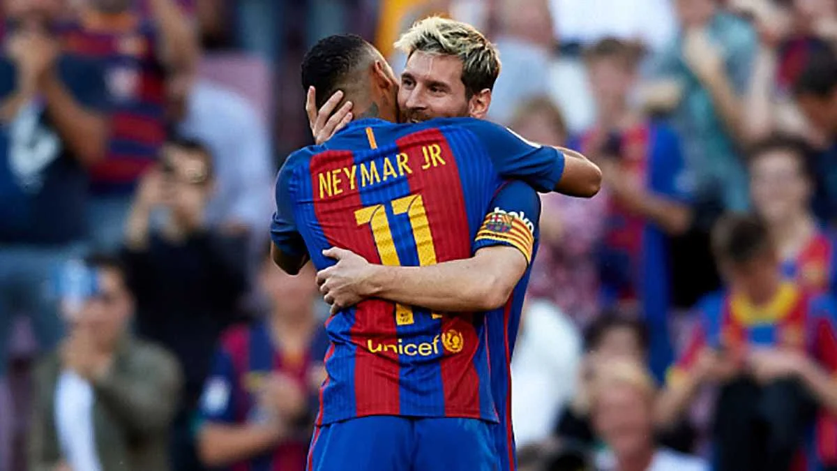 Мессі і Неймар святкують гол у ворота "Депортіво" / Getty Images