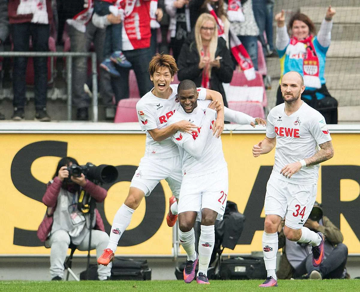 Партнеры поздравляют Модеста / getty images