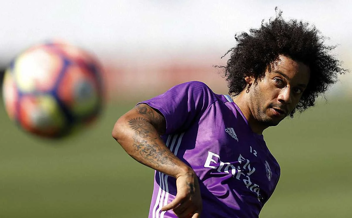 Фото к новости: Как Марсело поиздевался над сыном Зидана на тренировке "Реала"