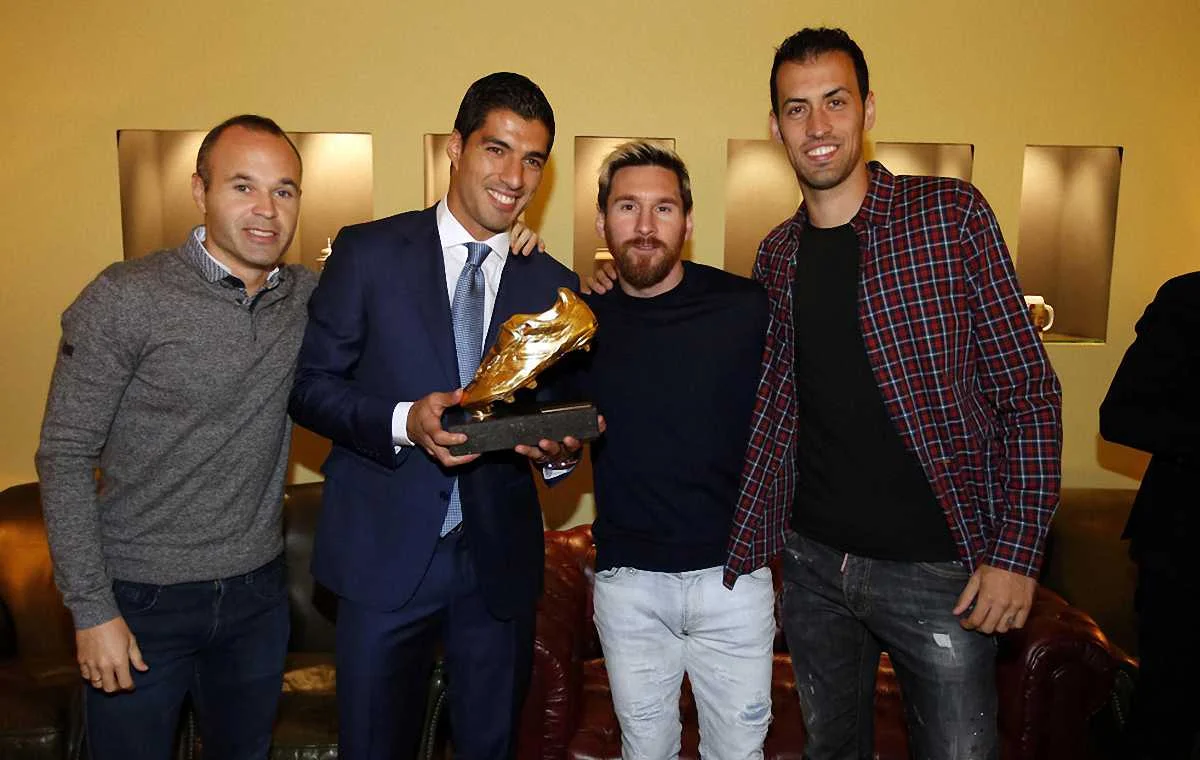 Суарес, Месси, Бускетс и Иньеста / getty images