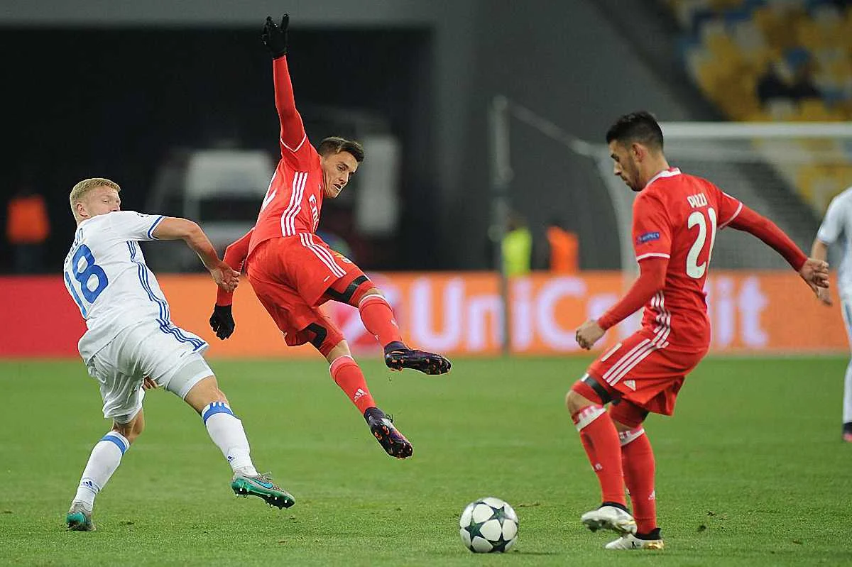 Никита Корзун (крайний слева) / фото Getty Images