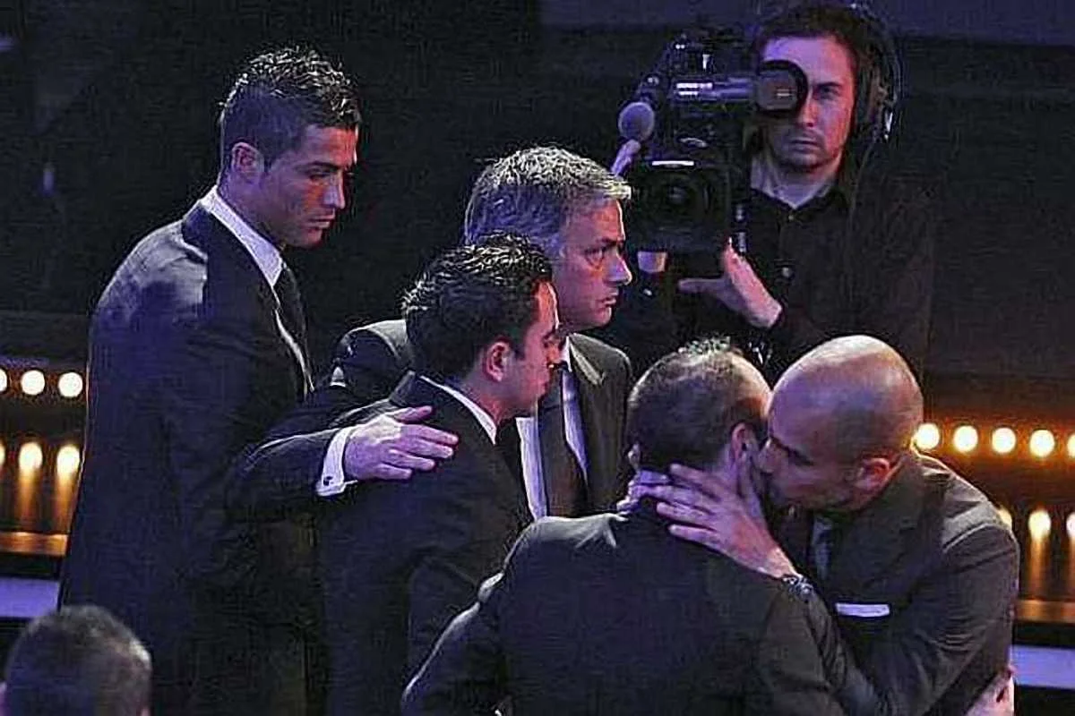 Моуринью рядом с Хави / фото Marca