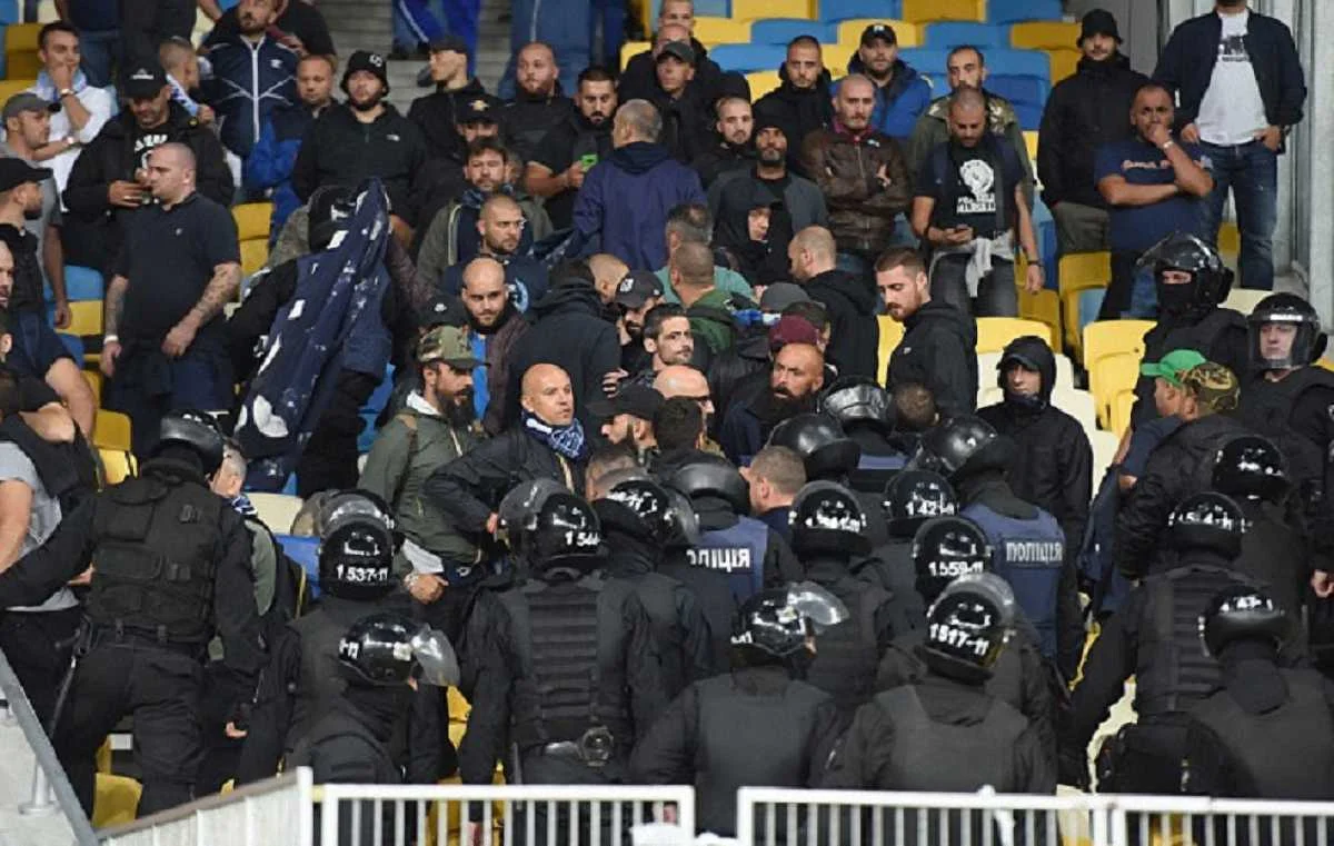 Полиция на стадионе / Getty Images