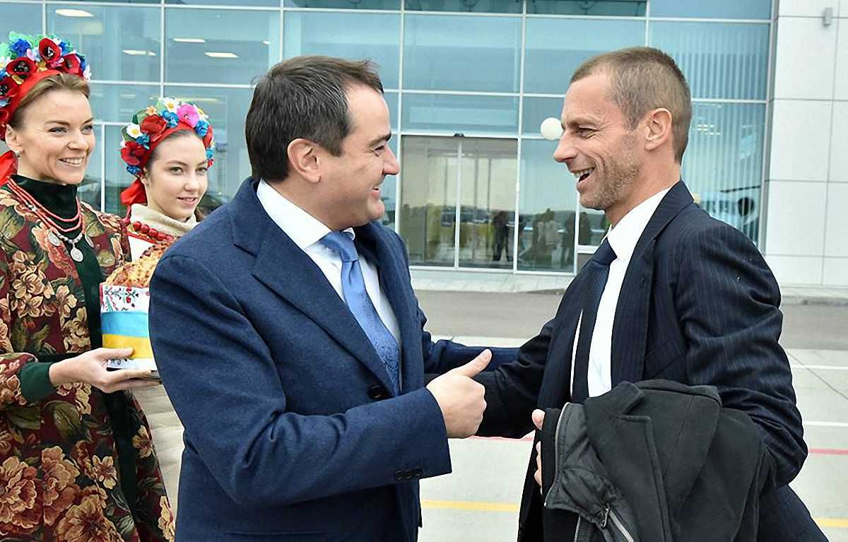Александер Чеферин с Андреем Павелко / фото Павла Кубанова