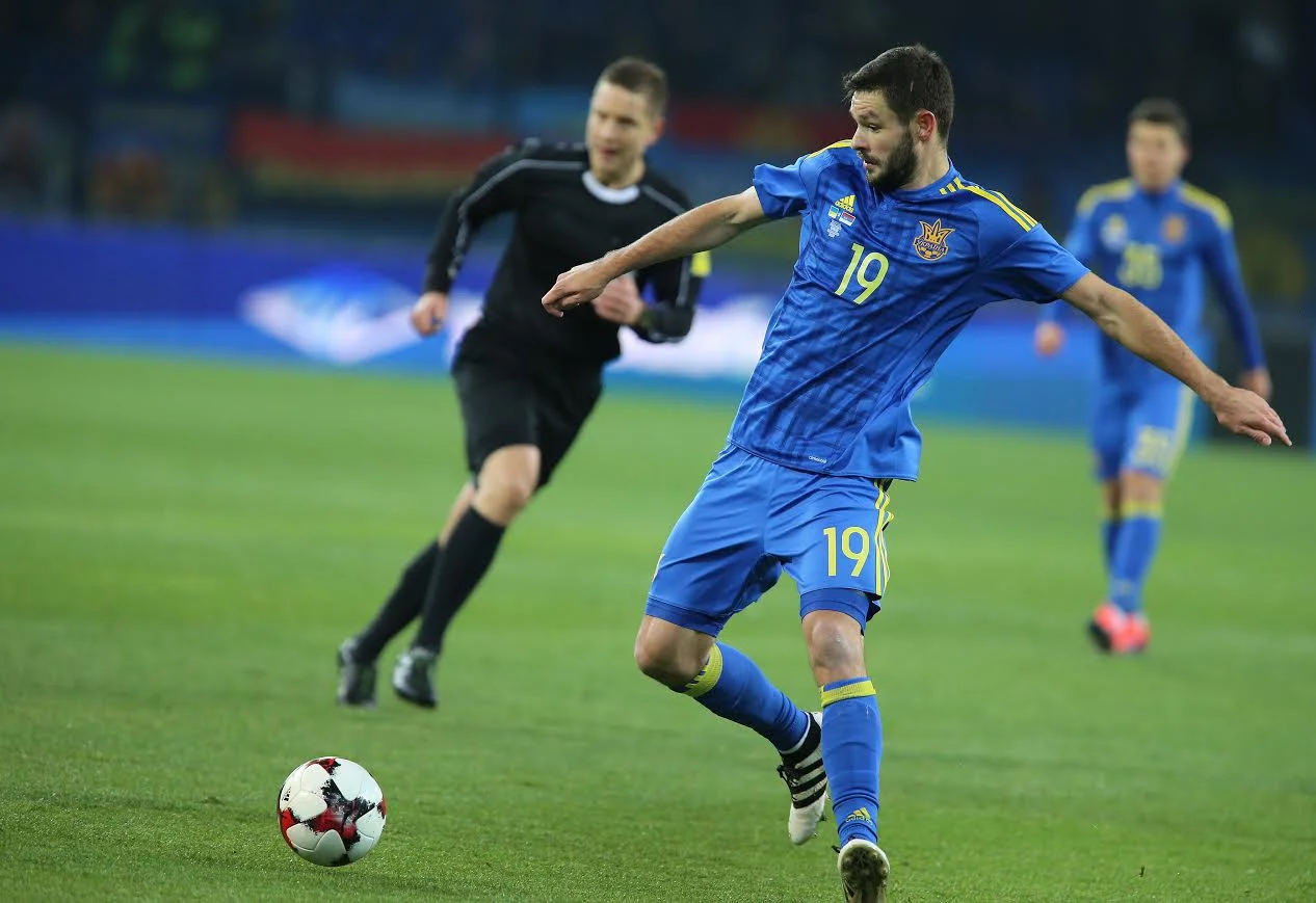 Шахов забив перший гол / фото Є. Кравса