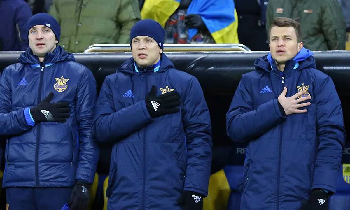 Коноплянка і партнери по збірній / фото із Фейсбук Євгена Коноплянки