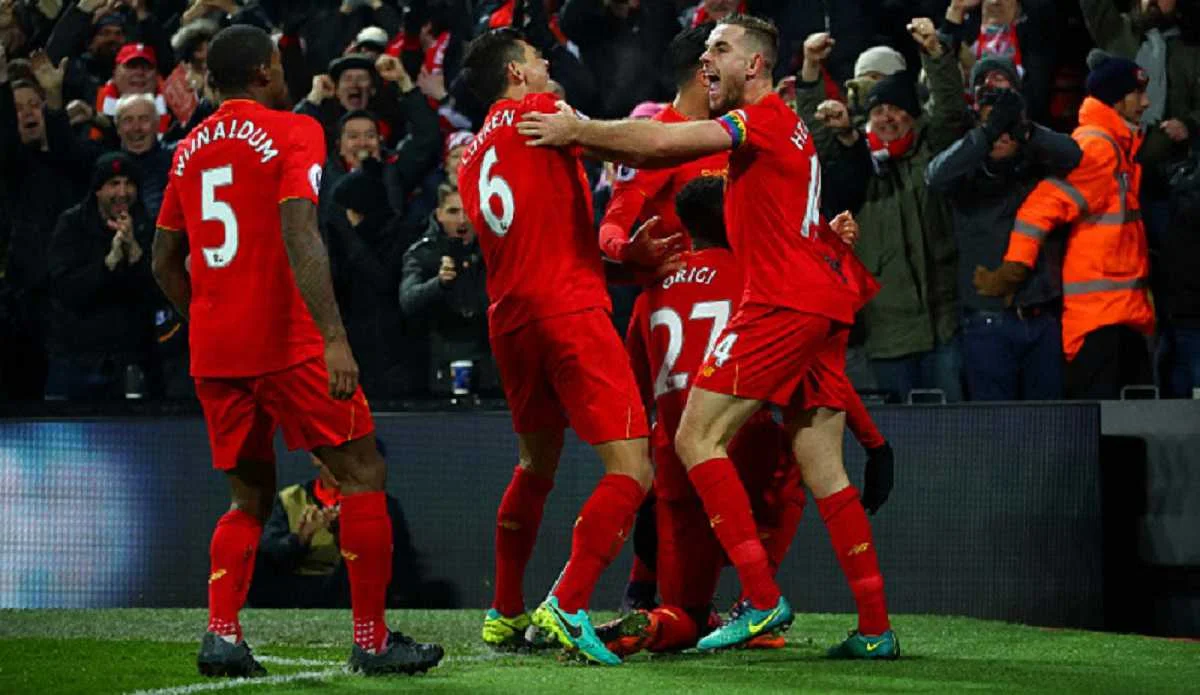 "Ливерпуль" празднует гол / Getty Images