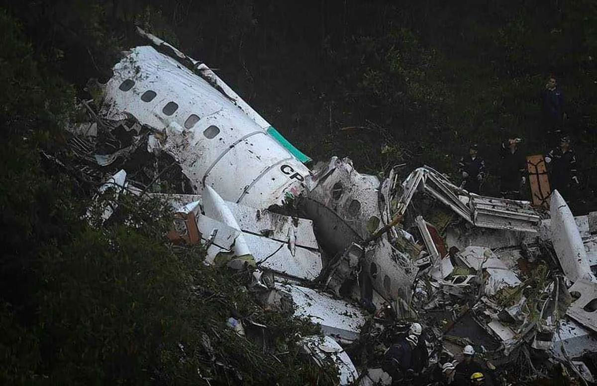 Разбившийся самолет в Колумбии