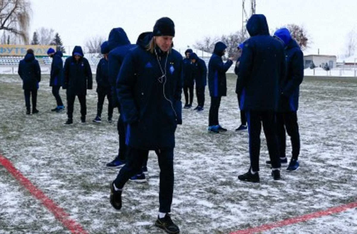 Игроки "Динамо" на поле в Ахтырке / Фото ФК "Динамо"