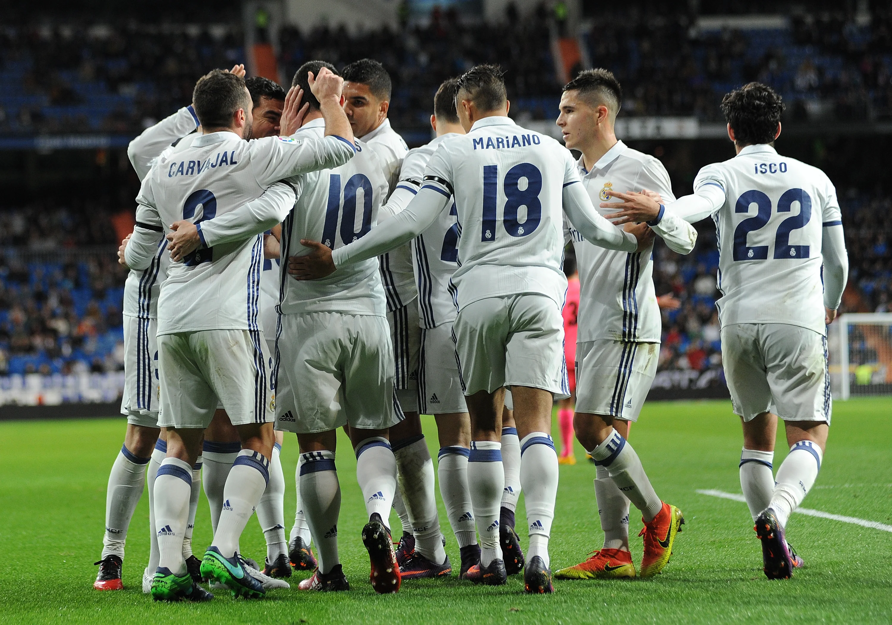 "Сливочные" празднуют гол / getty images