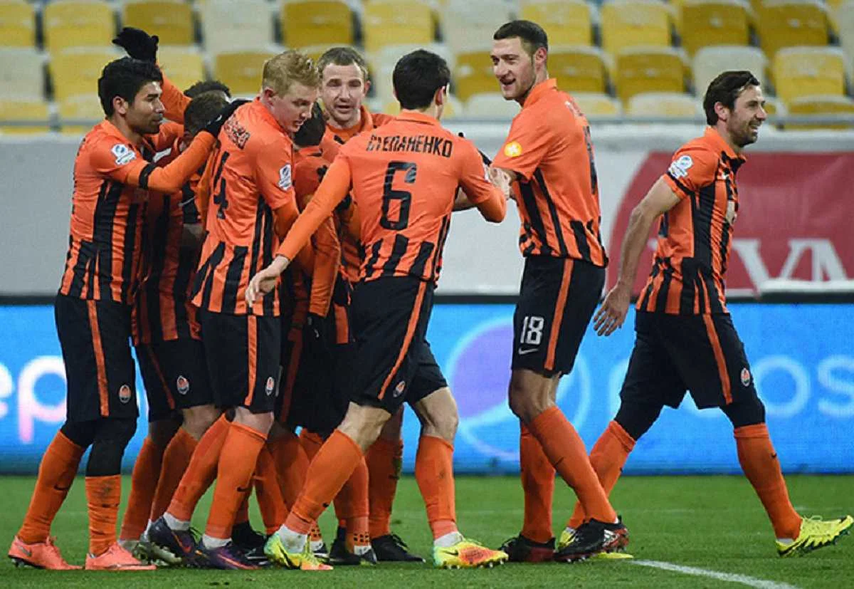 "Шахтер" оторвался от "Динамо" на 10 очков