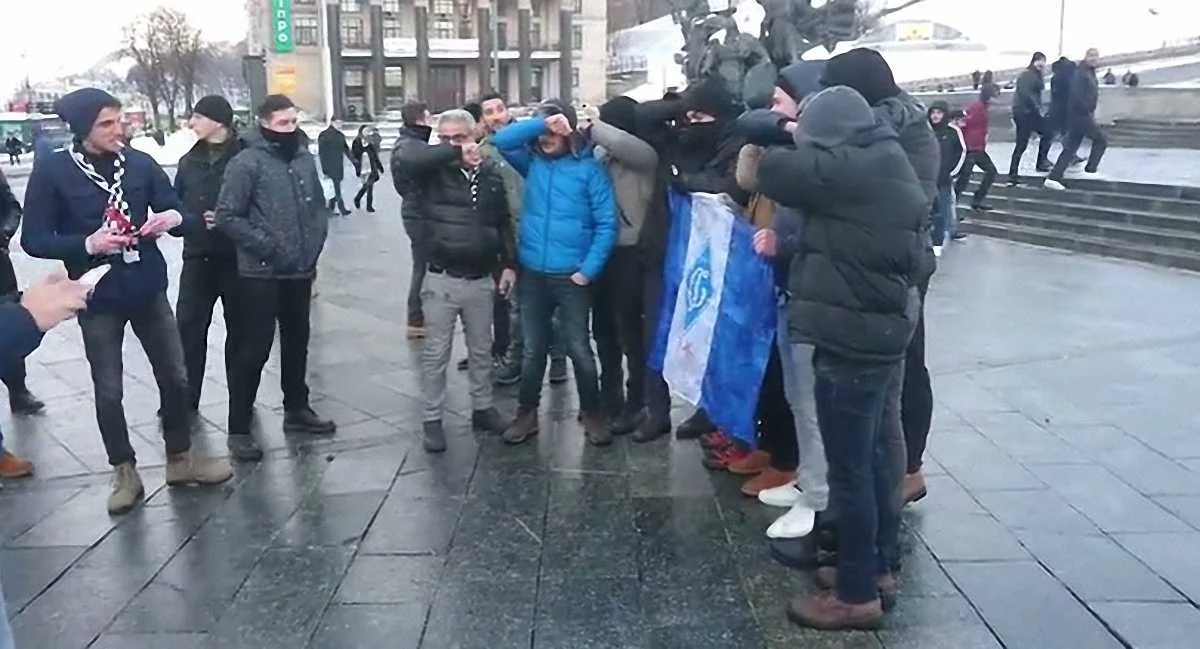 Турецкие фанаты на Майдане Независимости